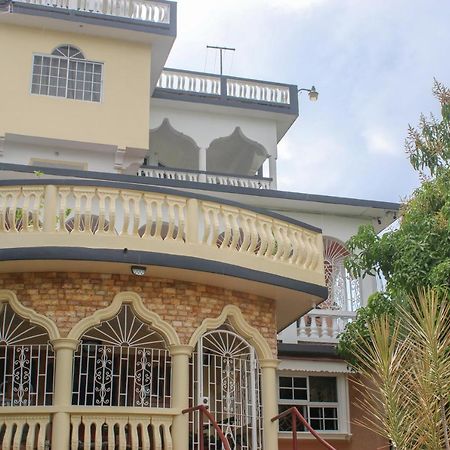 נגריל Van Villa Guesthouse מראה חיצוני תמונה
